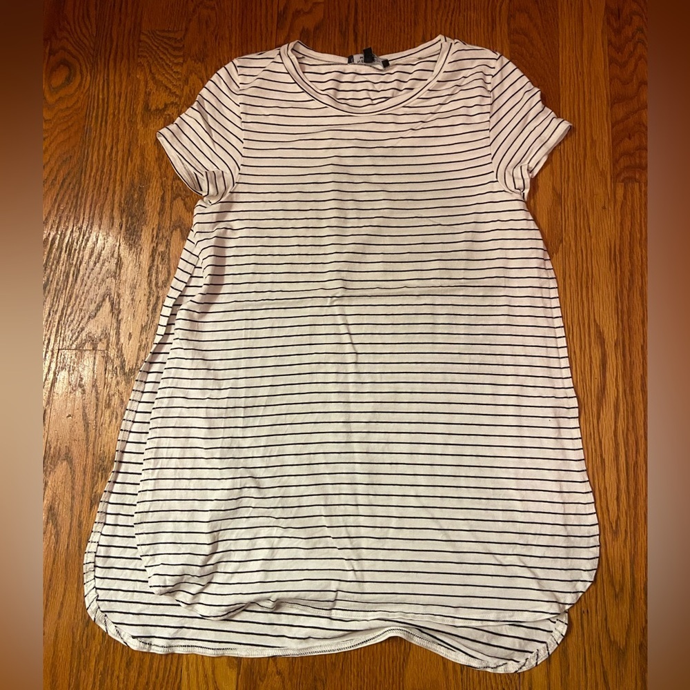 New Look maternity shirt. Great condition! Size: 8